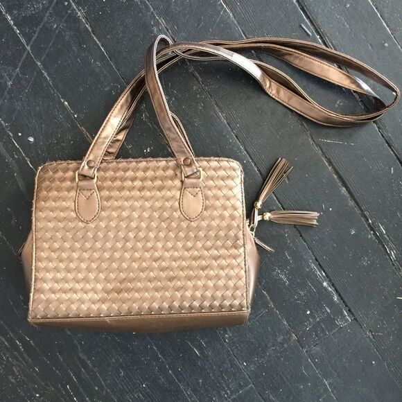 Criss Cross Gold Shoulder Bag 8"x10" - Picture 2 of 5